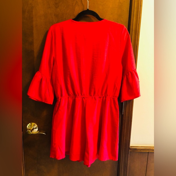 Listicle Solid Red Romper. Bell sleeves, lined, Bow Toe top. Size medium. new! - Picture 4 of 4